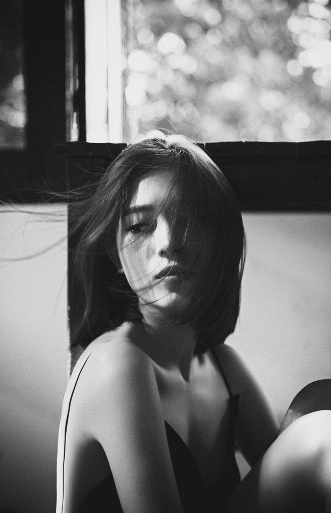 美女张开腿让我插